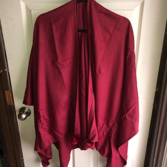 NWT Open Poncho with Pom Poms - Picture 2 of 4